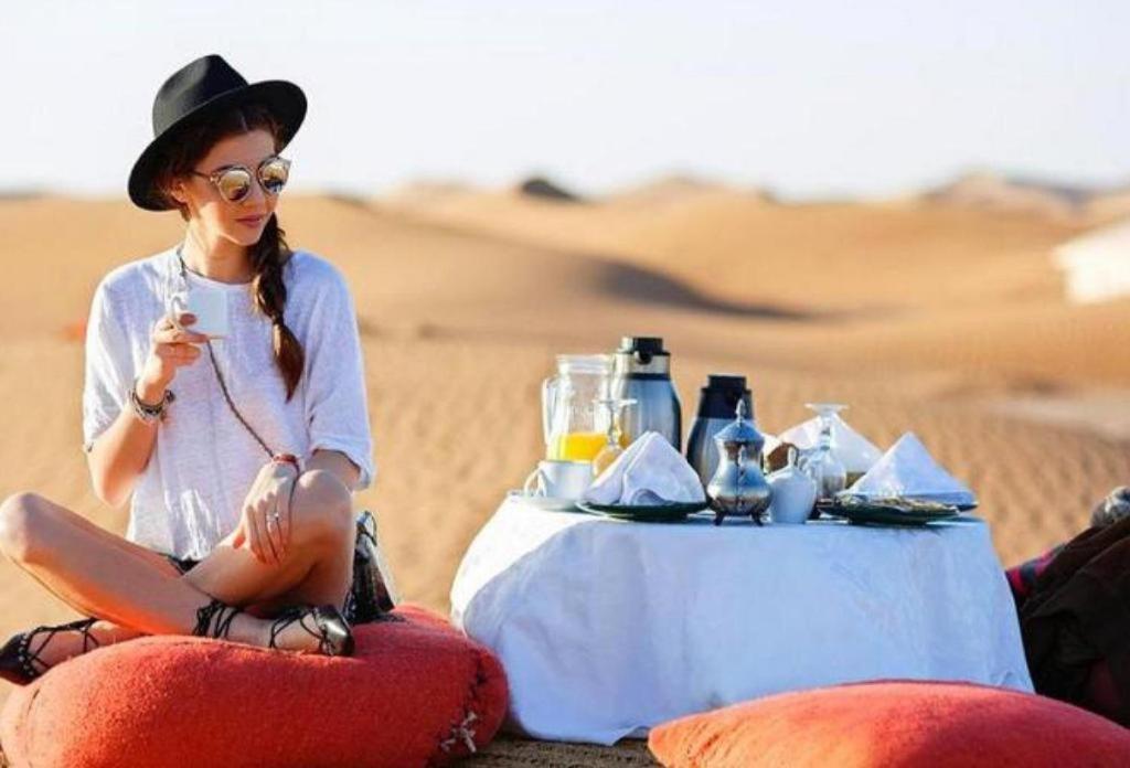 Camp Sahara Majestic Bed & Breakfast Мхамид Екстериор снимка