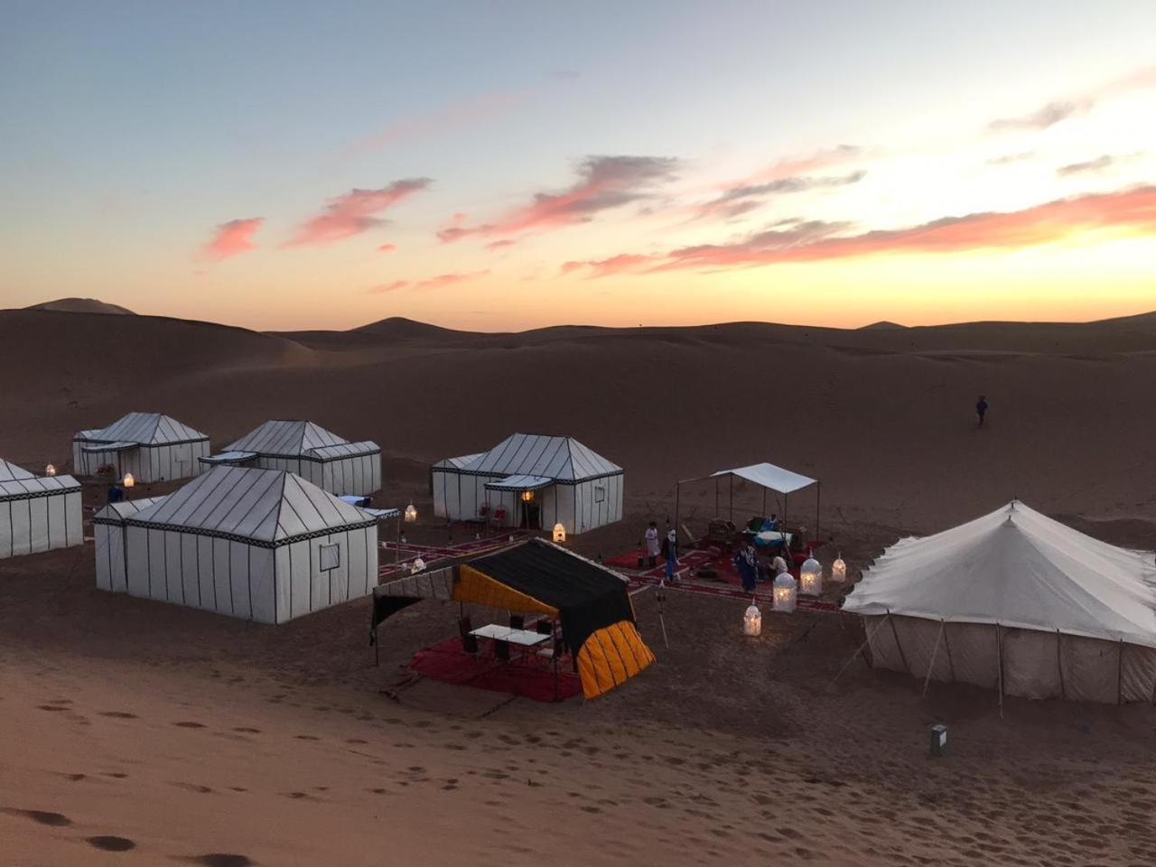 Camp Sahara Majestic Bed & Breakfast Мхамид Екстериор снимка
