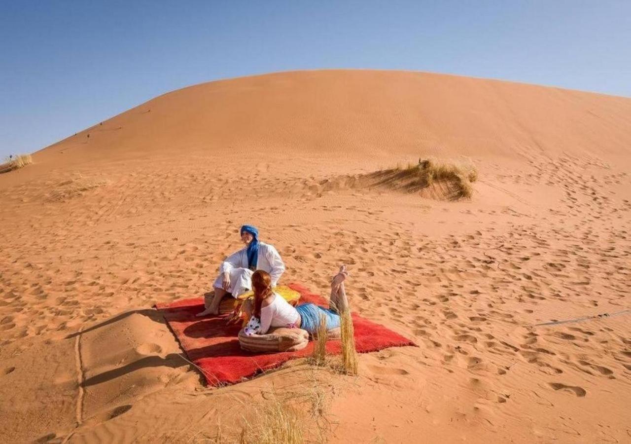 Camp Sahara Majestic Bed & Breakfast Мхамид Екстериор снимка