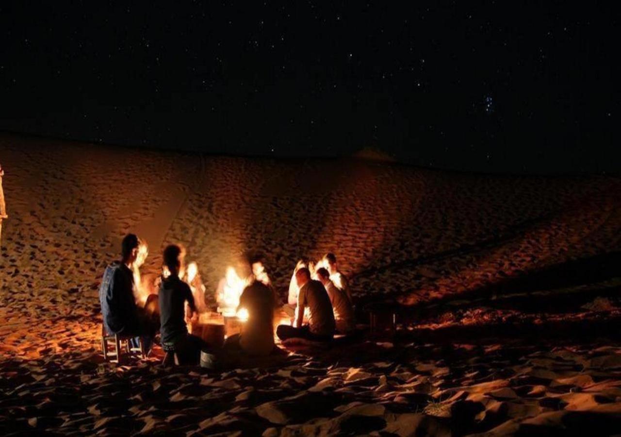 Camp Sahara Majestic Bed & Breakfast Мхамид Екстериор снимка